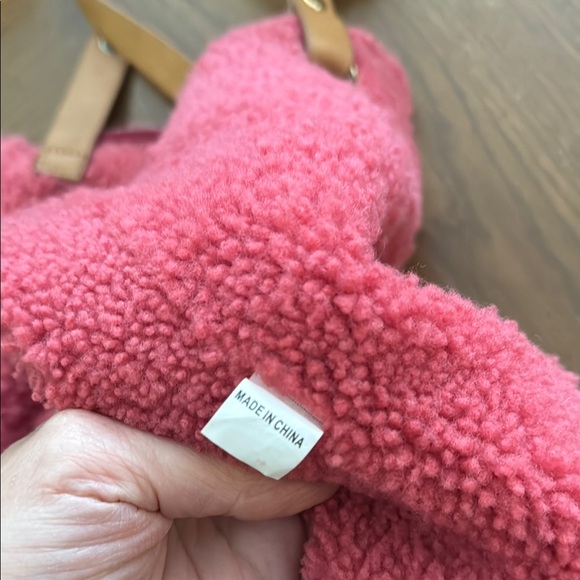 UGG Australia Red Suede Shoulder Tote Bag with Leather Handles Shearling Lined - Picture 9 of 16